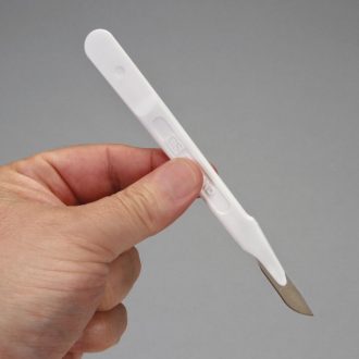 Scalpel, Disposable, No. 3 Plastic Handle with No. 10 Blade
