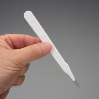 Scalpel, Disposable, No. 3 Plastic Handle with No. 11 Blade