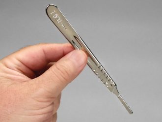 Surgeon's Scalpel Handle, No. 4, Chrome, Uses Blades No. 20-25