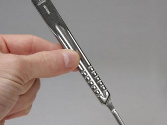 Surgeon's Scalpel Handle, No. 4, Stainless Steel, Uses Blades No. 20-25