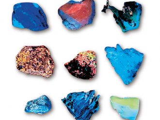 Long-Wave Fluorescent Minerals Collection